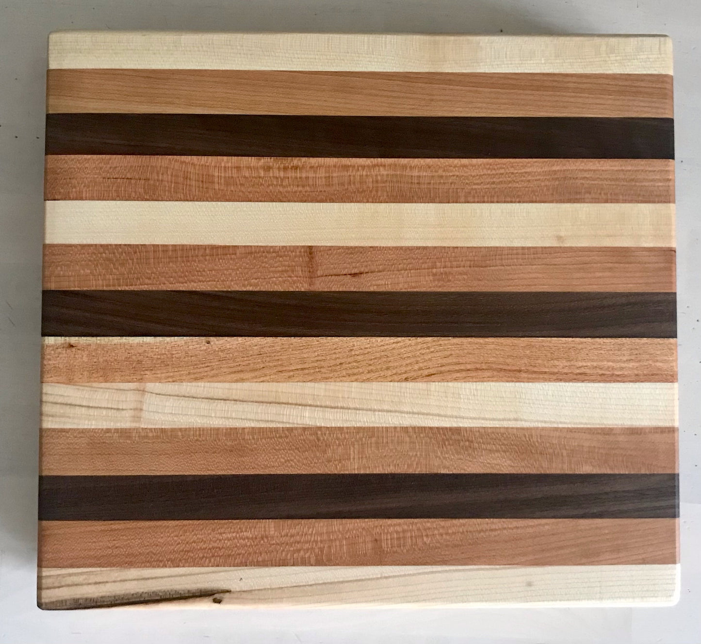 "The Bowlby" Long Grain Cutting Board