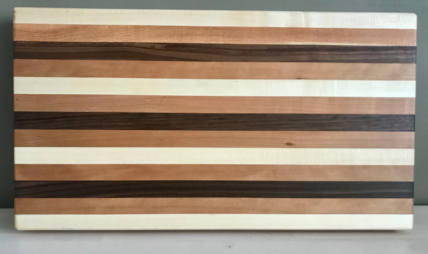 "The Bowlby" Long Grain Cutting Board