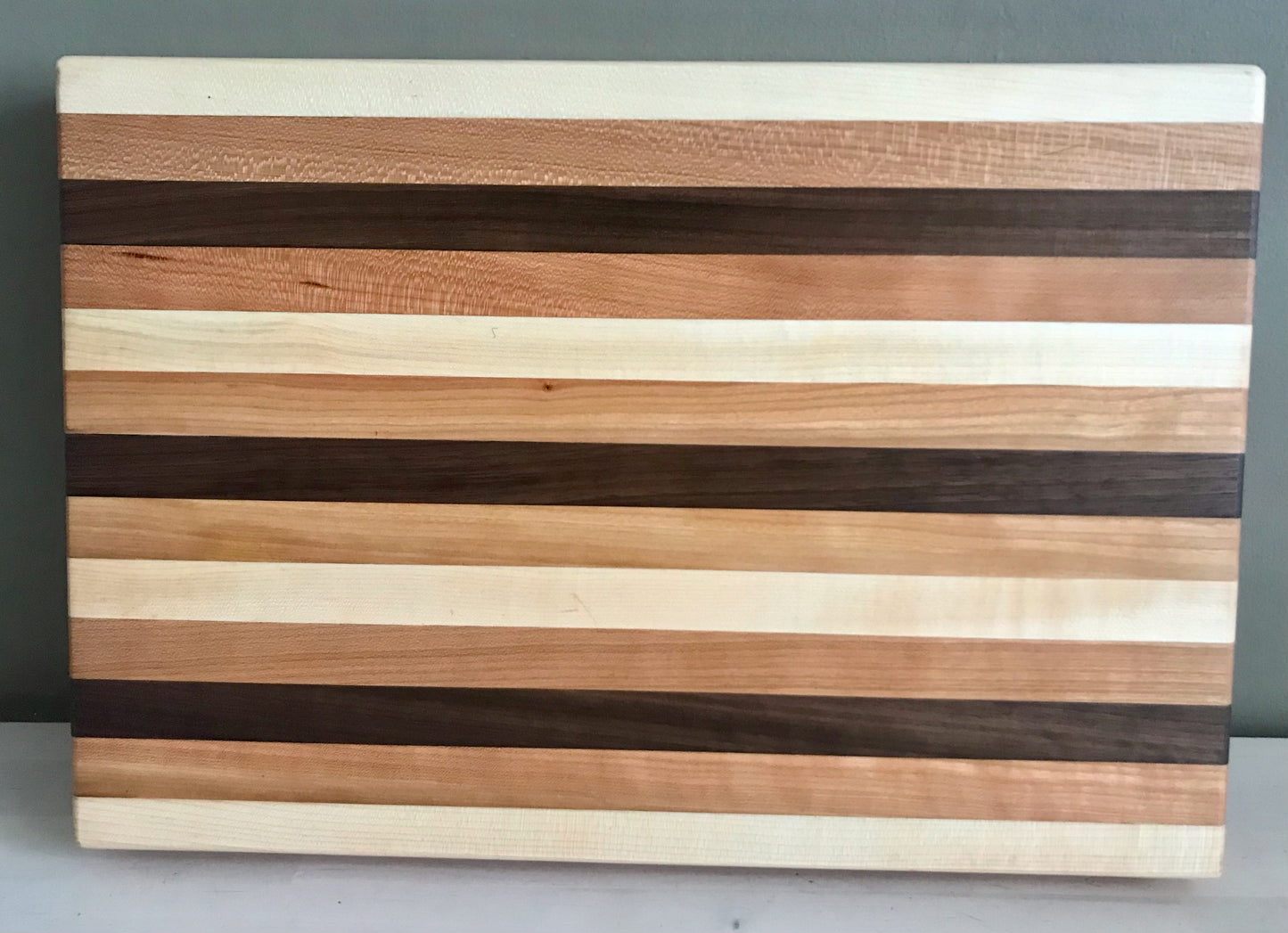 "The Bowlby" Long Grain Cutting Board