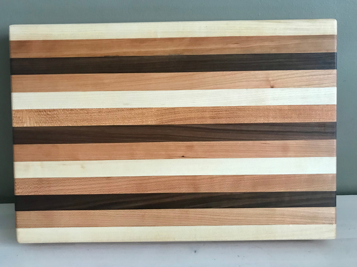 "The Bowlby" Long Grain Cutting Board